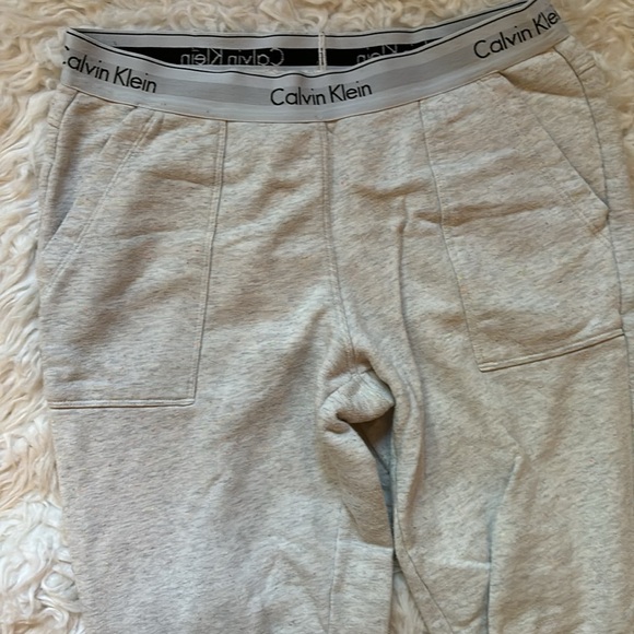 Calvin Klein Women's Modern Cotton Jogger Pant, Size Medium - Picture 4 of 11